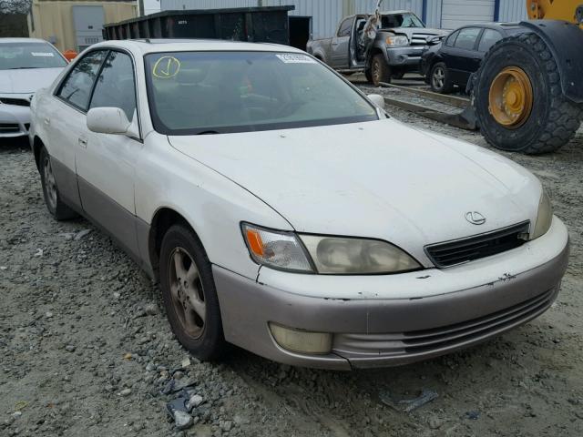 JT8BF28G3W5036070 - 1998 LEXUS ES 300 WHITE photo 1