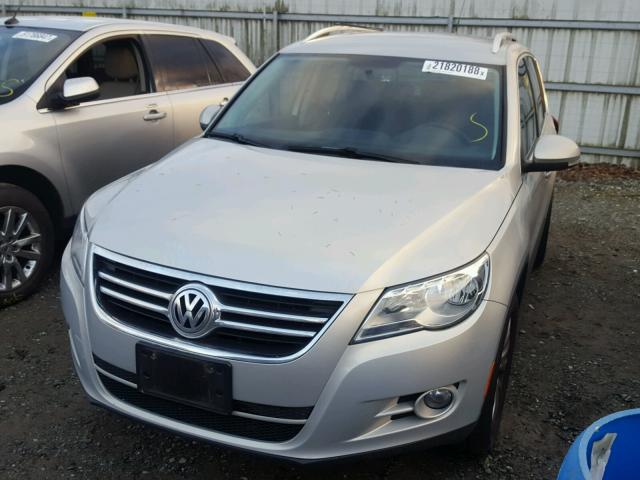 WVGBV75NX9W503757 - 2009 VOLKSWAGEN TIGUAN SE SILVER photo 2