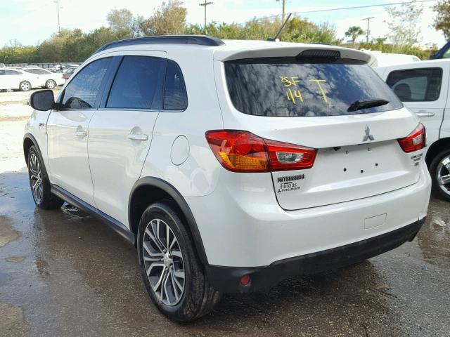 JA4AP4AW3GZ053382 - 2016 MITSUBISHI OUTLANDER WHITE photo 3