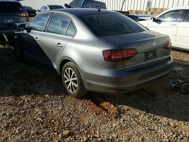 3VWDB7AJ7HM367060 - 2017 VOLKSWAGEN JETTA SE GRAY photo 3