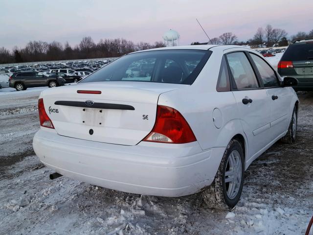 1FAFP34362W128180 - 2002 FORD FOCUS SE WHITE photo 4