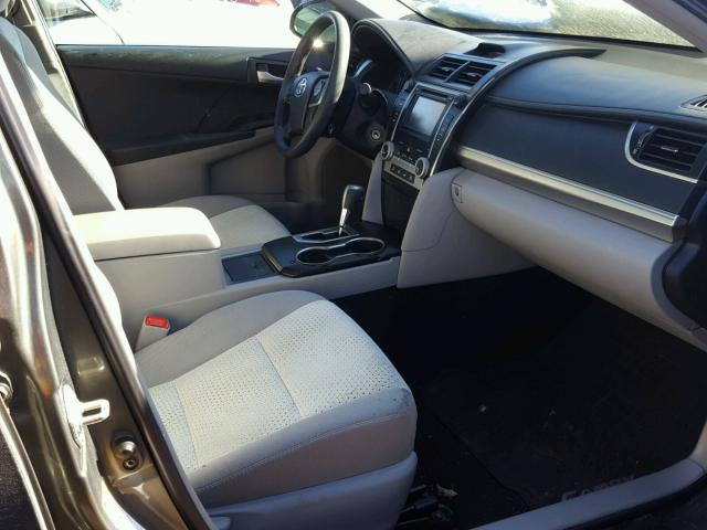 4T4BF1FK6CR249620 - 2012 TOYOTA CAMRY BASE SILVER photo 5