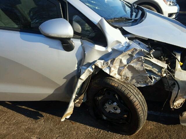 KNADM4A39G6532082 - 2016 KIA RIO LX Արծաթագույն լուսանկար 9