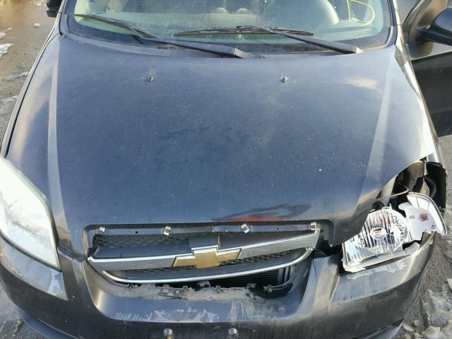 KL1TD5DE1AB044221 - 2010 CHEVROLET AVEO LS BLACK photo 7