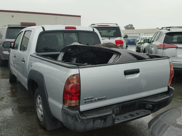 5TFJX4CN8DX024140 - 2013 TOYOTA TACOMA DOU SILVER photo 3