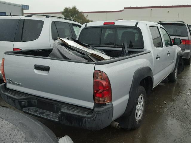 5TFJX4CN8DX024140 - 2013 TOYOTA TACOMA DOU SILVER photo 4