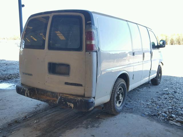 1GTEG15X331110150 - 2003 GMC SAVANA G15 WHITE photo 4