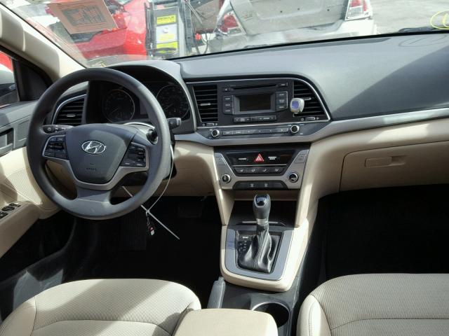 5NPD74LF8JH273261 - 2018 HYUNDAI ELANTRA SE BEIGE photo 9