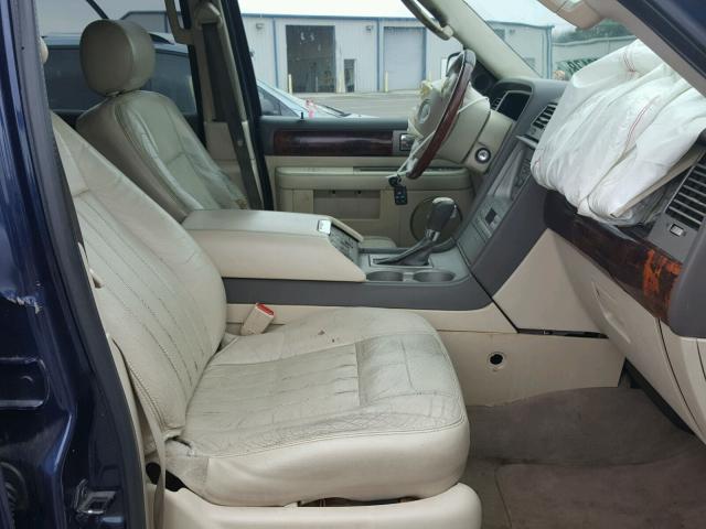 5LMFU27R14LJ32633 - 2004 LINCOLN NAVIGATOR BLUE photo 5