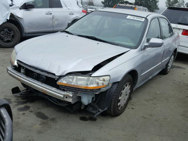 3HGCG56422G703518 - 2002 HONDA ACCORD LX SILVER photo 2