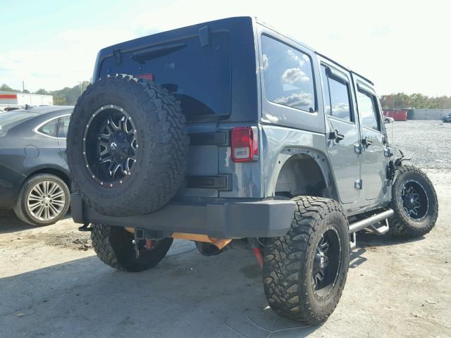 1C4BJWFGXFL568700 - 2015 JEEP WRANGLER U BLUE photo 4