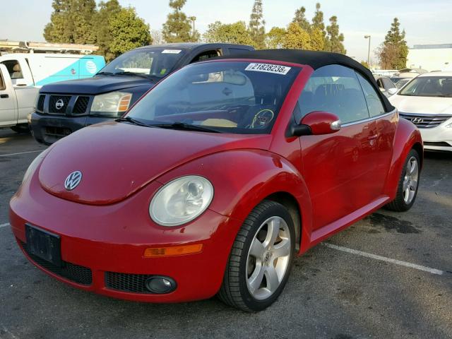 3VWSF31Y06M322198 - 2006 VOLKSWAGEN NEW BEETLE RED photo 2