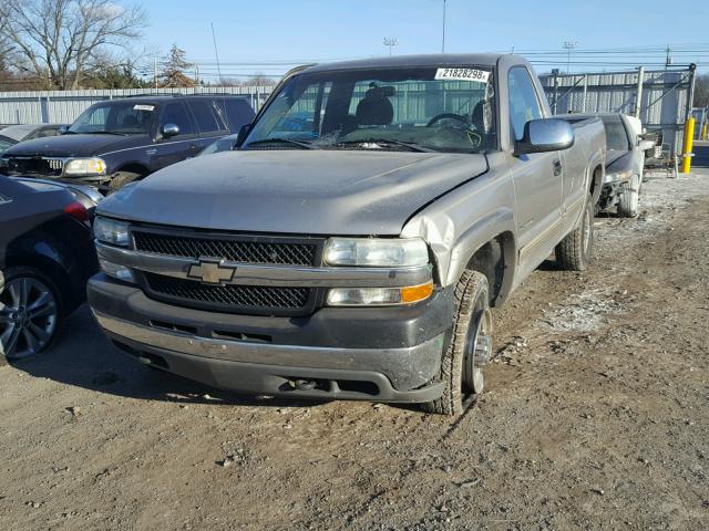 1GCHK24U62E237653 - 2002 CHEVROLET SILVERADO GOLD photo 2