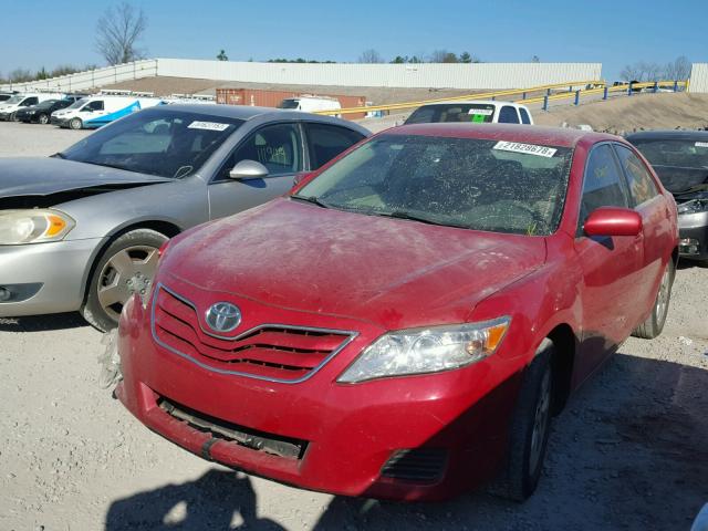 4T1BF3EK0BU720635 - 2011 TOYOTA CAMRY BASE RED photo 2