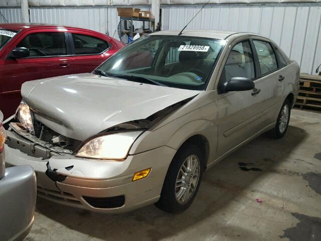 1FAFP34N67W321437 - 2007 FORD FOCUS ZX4 GOLD photo 2