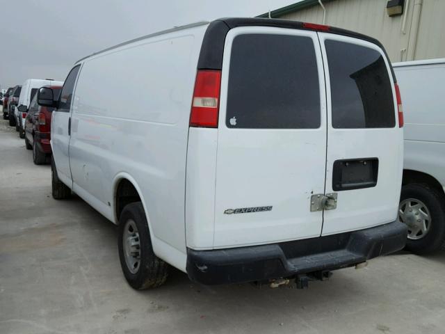 1GCHG35C281186391 - 2008 CHEVROLET EXPRESS G3 WHITE photo 3