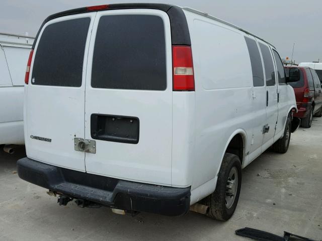 1GCHG35C281186391 - 2008 CHEVROLET EXPRESS G3 WHITE photo 4