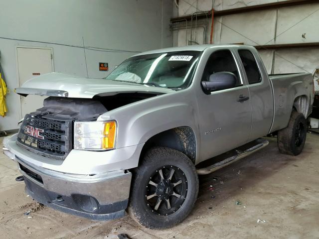 1GT21ZCGXBZ343299 - 2011 GMC SIERRA C25 WHITE photo 2