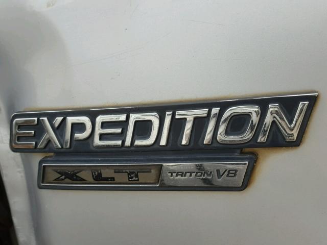 1FMRU15LXYLB47503 - 2000 FORD EXPEDITION SILVER photo 9