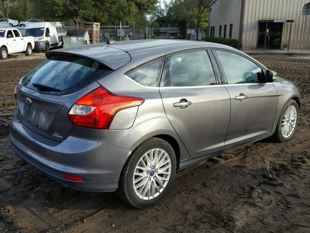 1FAHP3M26CL408085 - 2012 FORD FOCUS SEL GRAY photo 4