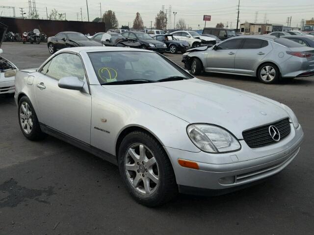 WDBKK47F2YF144239 - 2000 MERCEDES-BENZ SLK 230 KO SILVER photo 1