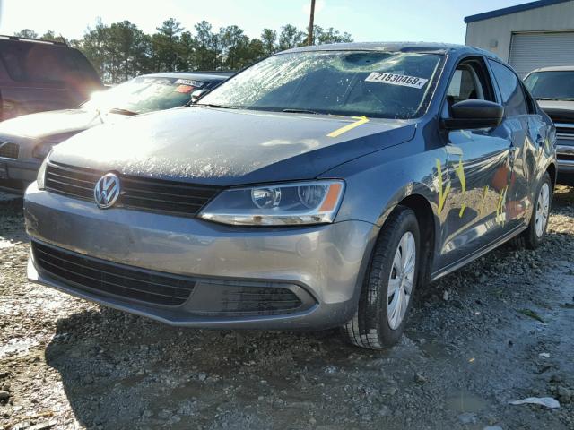 3VW2K7AJ7EM254616 - 2014 VOLKSWAGEN JETTA BASE GRAY photo 2