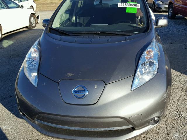 1N4BZ0CP2HC302591 - 2017 NISSAN LEAF S GRAY photo 10