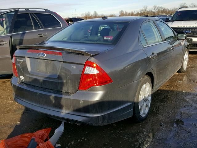 3FAHP0HA6BR105551 - 2011 FORD FUSION SE GRAY photo 4