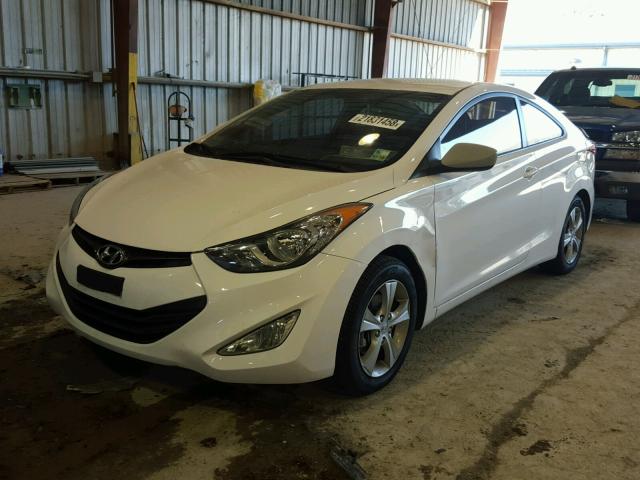 KMHDH6AE1DU007606 - 2013 HYUNDAI ELANTRA CO WHITE photo 2