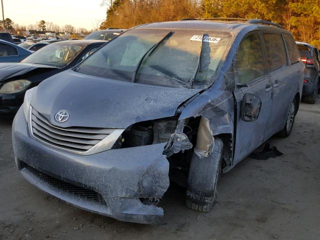 5TDYK3DC9FS677279 - 2015 TOYOTA SIENNA XLE CHARCOAL photo 2