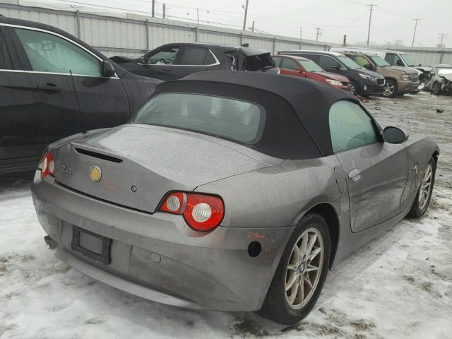 4USBT33575LS53499 - 2005 BMW Z4 2.5 GRAY photo 4