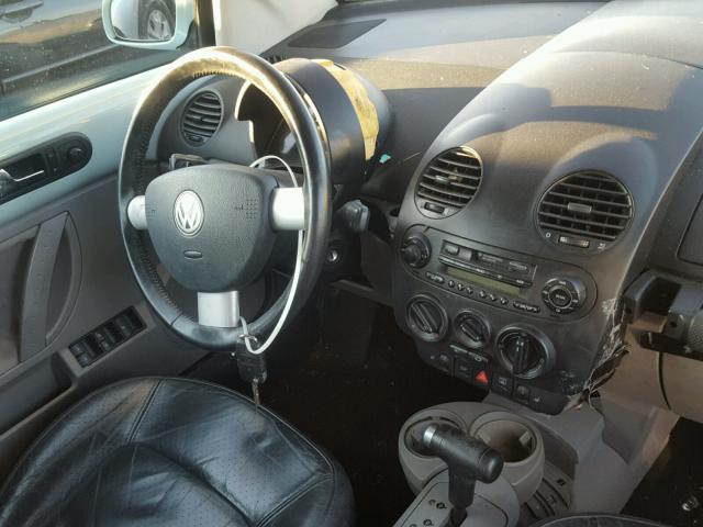 3VWCK21Y83M320415 - 2003 VOLKSWAGEN NEW BEETLE 蓝色 照片 9