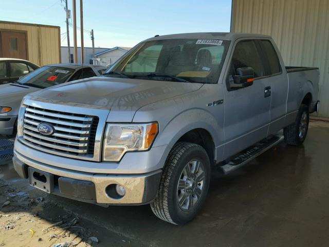 1FTEX1C84AKE69705 - 2010 FORD F150 SUPER SILVER photo 2