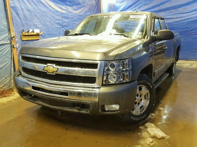 1GCRKSE34BZ437269 - 2011 CHEVROLET SILVERADO GRAY photo 2