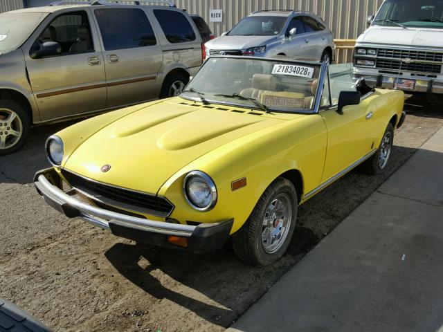 ZFAAS00B9C5001601 - 1982 FIAT 124 SPIDER YELLOW photo 2