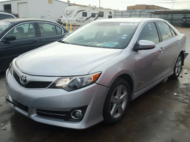 4T1BF1FK8EU413429 - 2014 TOYOTA CAMRY L SILVER photo 2