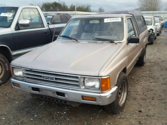 JT4RN56S8F5049943 - 1985 TOYOTA PICKUP XTR BROWN photo 2