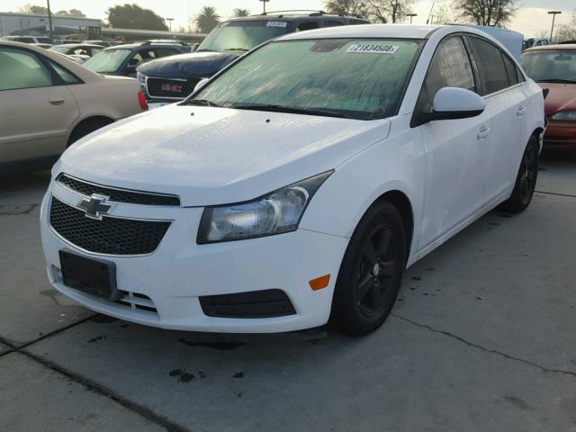 1G1PC5SB2D7202880 - 2013 CHEVROLET CRUZE LT WHITE photo 2