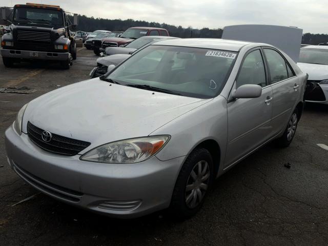 4T1BE32K44U940760 - 2004 TOYOTA CAMRY LE SILVER photo 2