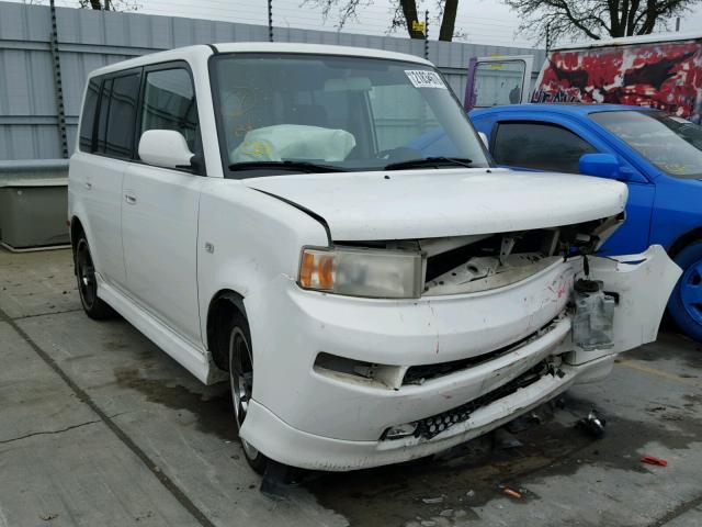 JTLKT324754001779 - 2005 TOYOTA SCION XB WHITE photo 1