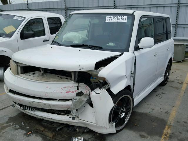 JTLKT324754001779 - 2005 TOYOTA SCION XB WHITE photo 2