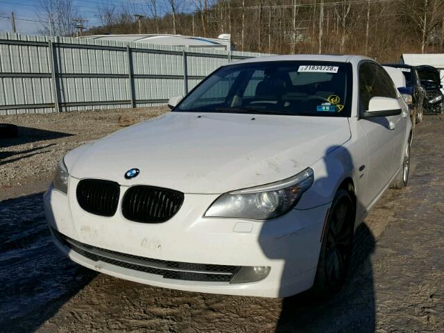 WBANV1C5XAC443001 - 2010 BMW 528 XI WHITE photo 2