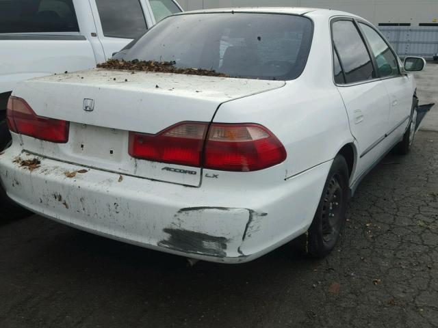 3HGCG6650YG705257 - 2000 HONDA ACCORD LX WHITE photo 4