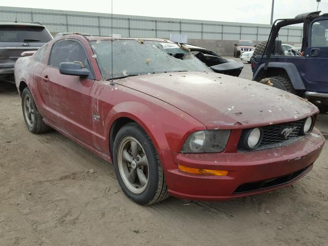 1ZVHT82H055132193 - 2005 FORD MUSTANG GT RED photo 1