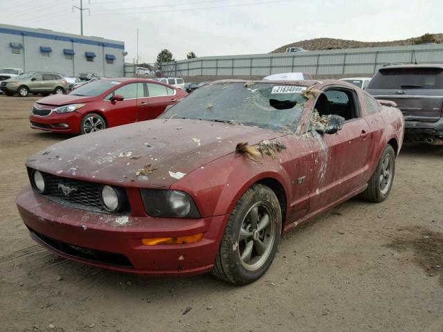 1ZVHT82H055132193 - 2005 FORD MUSTANG GT RED photo 2