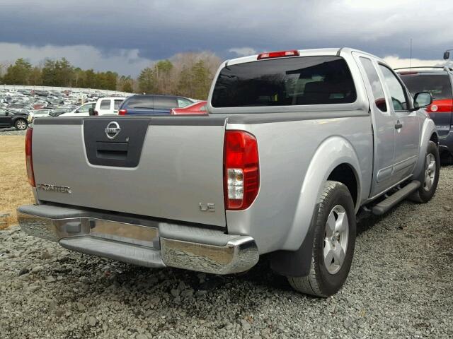 1N6AD06W35C402926 - 2005 NISSAN FRONTIER K SILVER photo 4