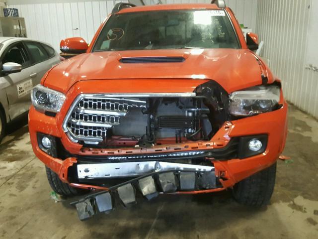 3TMCZ5AN3HM062012 - 2017 TOYOTA TACOMA DOU ORANGE photo 10