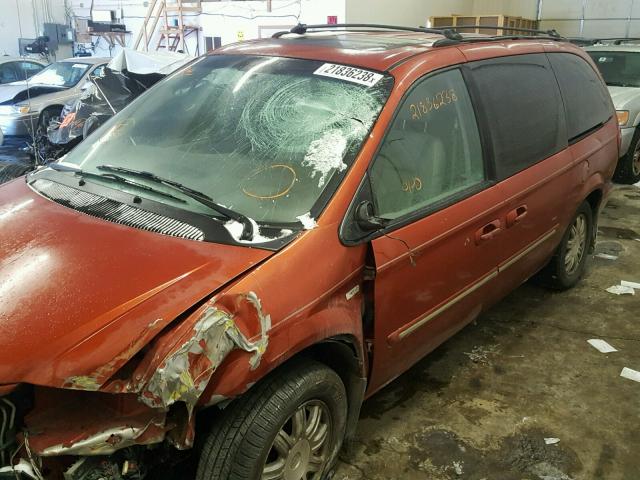 2A4GP54L36R688581 - 2006 CHRYSLER TOWN & COU ORANGE photo 2