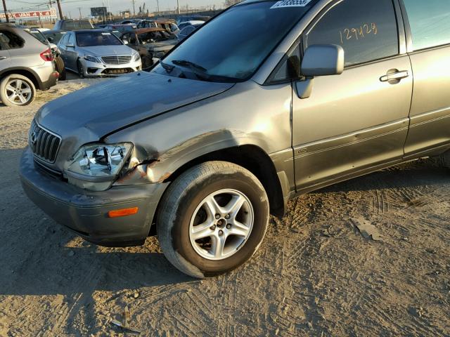 JTJHF10U320253694 - 2002 LEXUS RX 300 GRAY photo 9