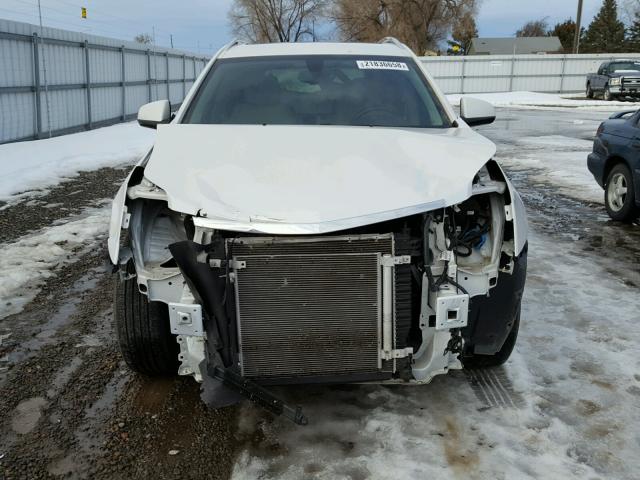 3GYFNGE37DS573932 - 2013 CADILLAC SRX LUXURY WHITE photo 9